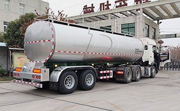 2025年食品級(jí)運(yùn)輸標(biāo)桿：國內(nèi)奶罐車廠家技術(shù)實(shí)力對(duì)比