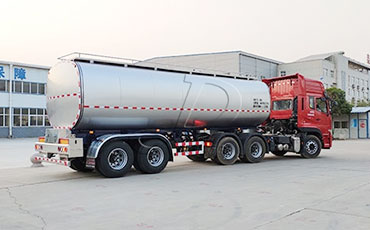 鮮奶運輸車：現(xiàn)代社會牛奶保鮮運輸先鋒